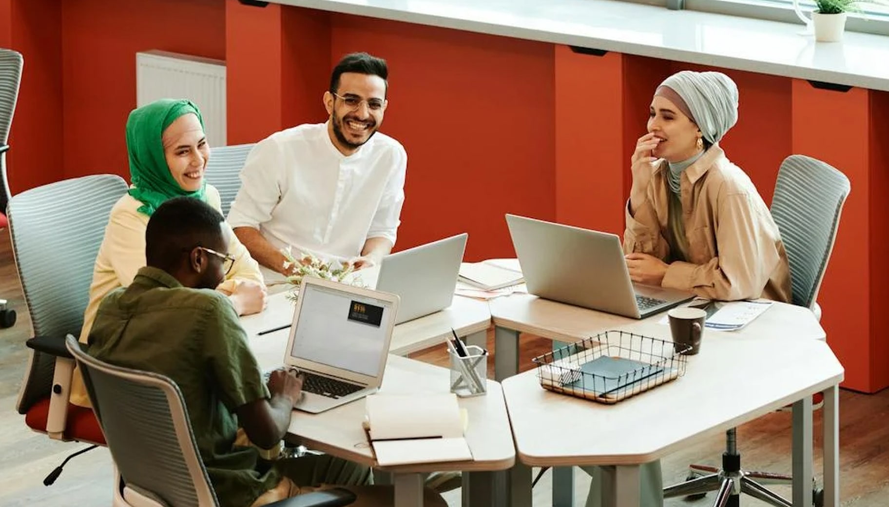 Combining Graphic Brilliance with Technical Excellence